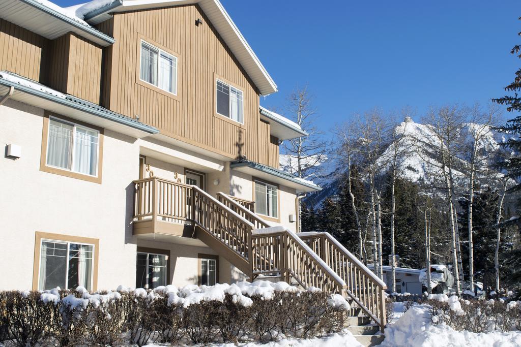 Banff Boundary Lodge Кенмор Екстер'єр фото