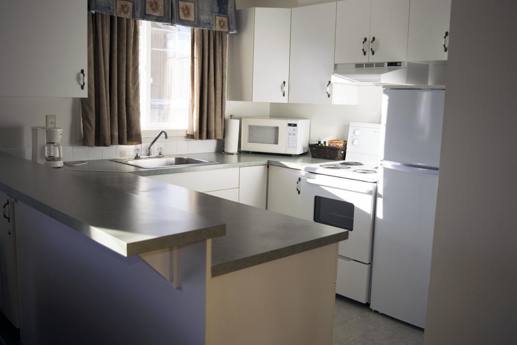 Banff Boundary Lodge Кенмор Екстер'єр фото