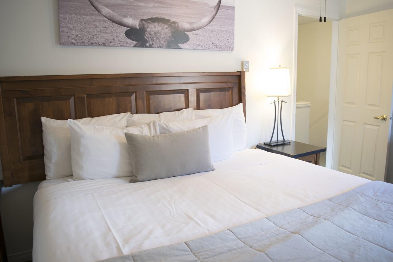 Banff Boundary Lodge Кенмор Екстер'єр фото