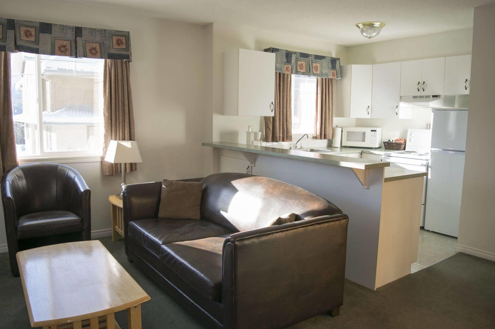 Banff Boundary Lodge Кенмор Екстер'єр фото