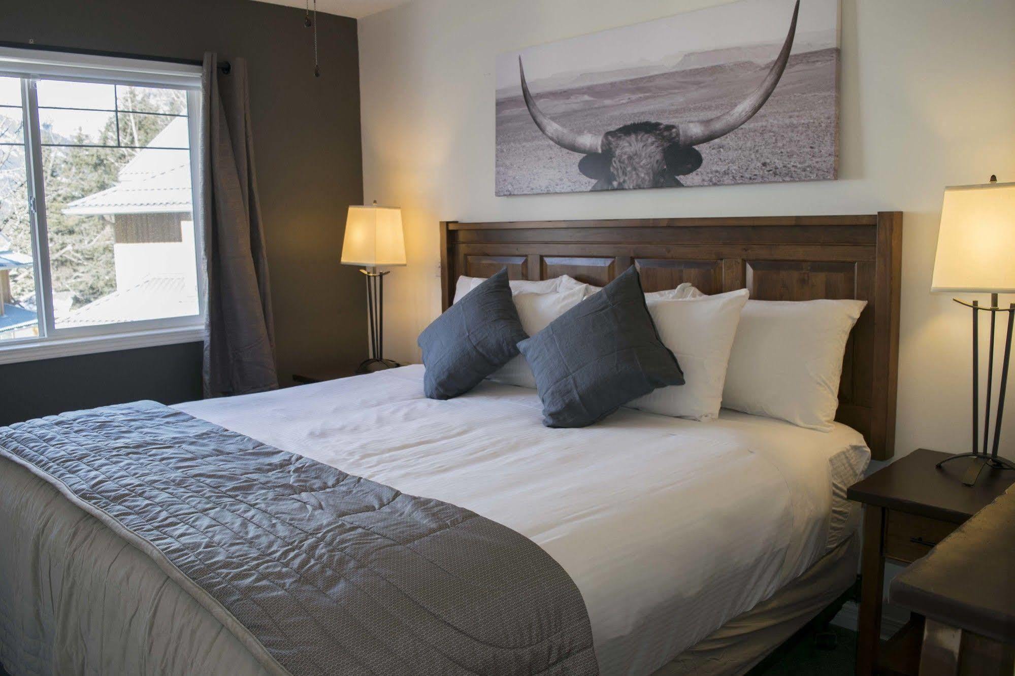 Banff Boundary Lodge Кенмор Екстер'єр фото